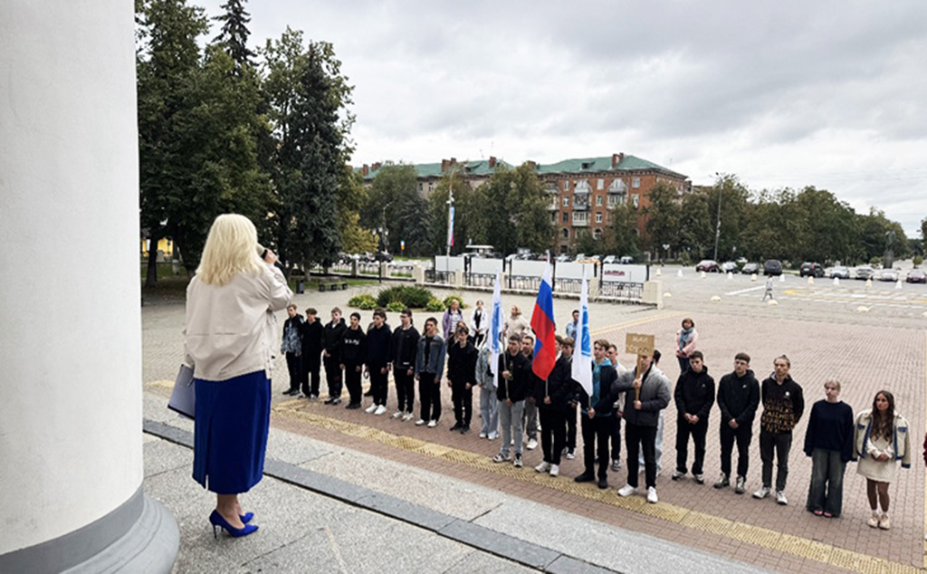 21 год назад боевики захватили школу в Беслане. Помним. Скорбим