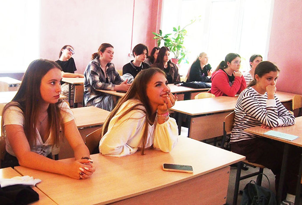 «Первый академический профессиональный колледж» в Жуковском: путь к знаниям и гуманитарному развитию